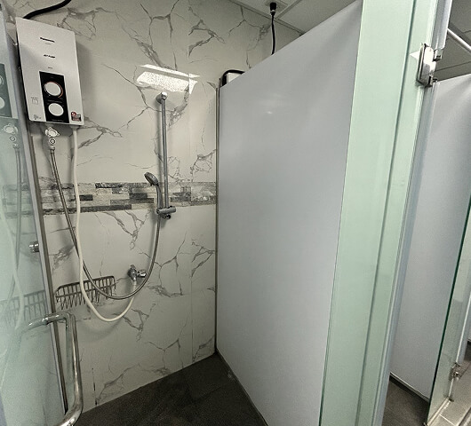 qq어학원(qq english) 막탄캠퍼스 어학연수 14층 기숙사 샤워실