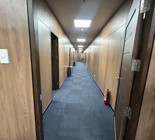 qq어학원(qq english) 막탄캠퍼스 어학연수 기숙사 복도