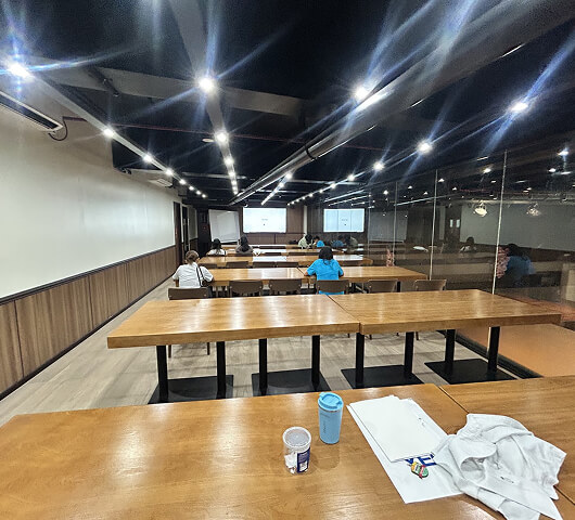 qq어학원(qq english) 막탄캠퍼스 어학연수 그룹 강의실