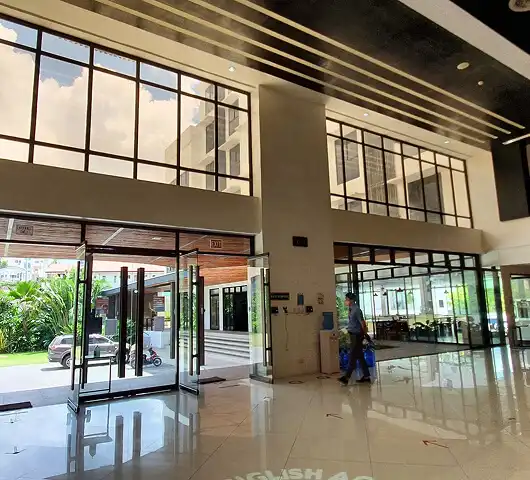 ev어학원 어학연수 건물 로비