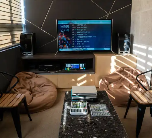 필리핀 CIA 어학원의 가족연수 및 일반연수 학생들을 위한 노래방 시설