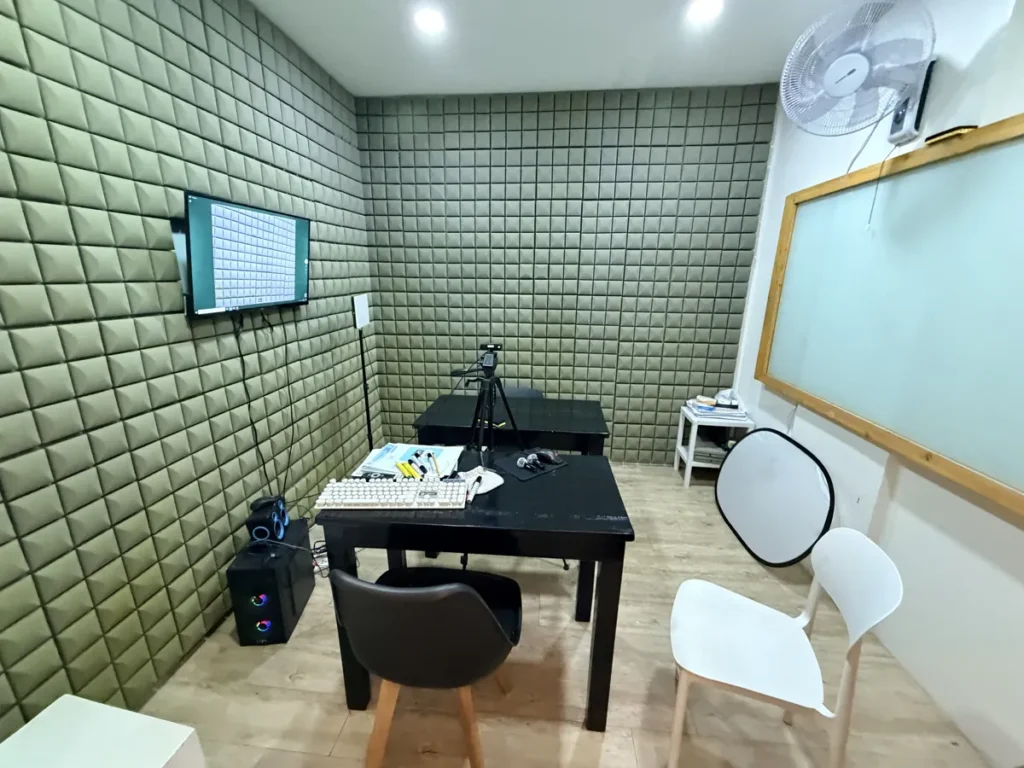 필리핀 바기오 BECI어학원 줌 미팅실 고급 스튜디오 장비 구성