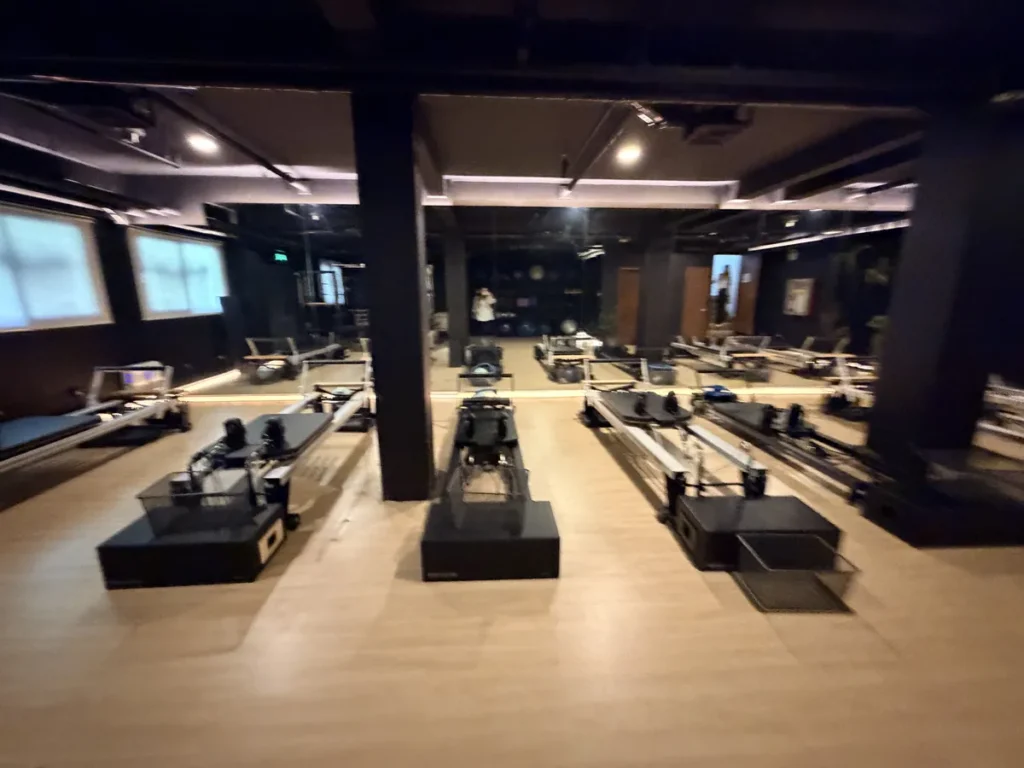 필리핀 바기오 BECI어학원 다수의 필라테스 리포머 기구