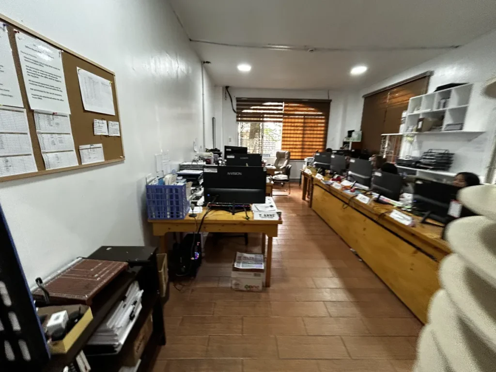 필리핀 바기오 BECI어학원 오피스 강사 사무실 내부 전경