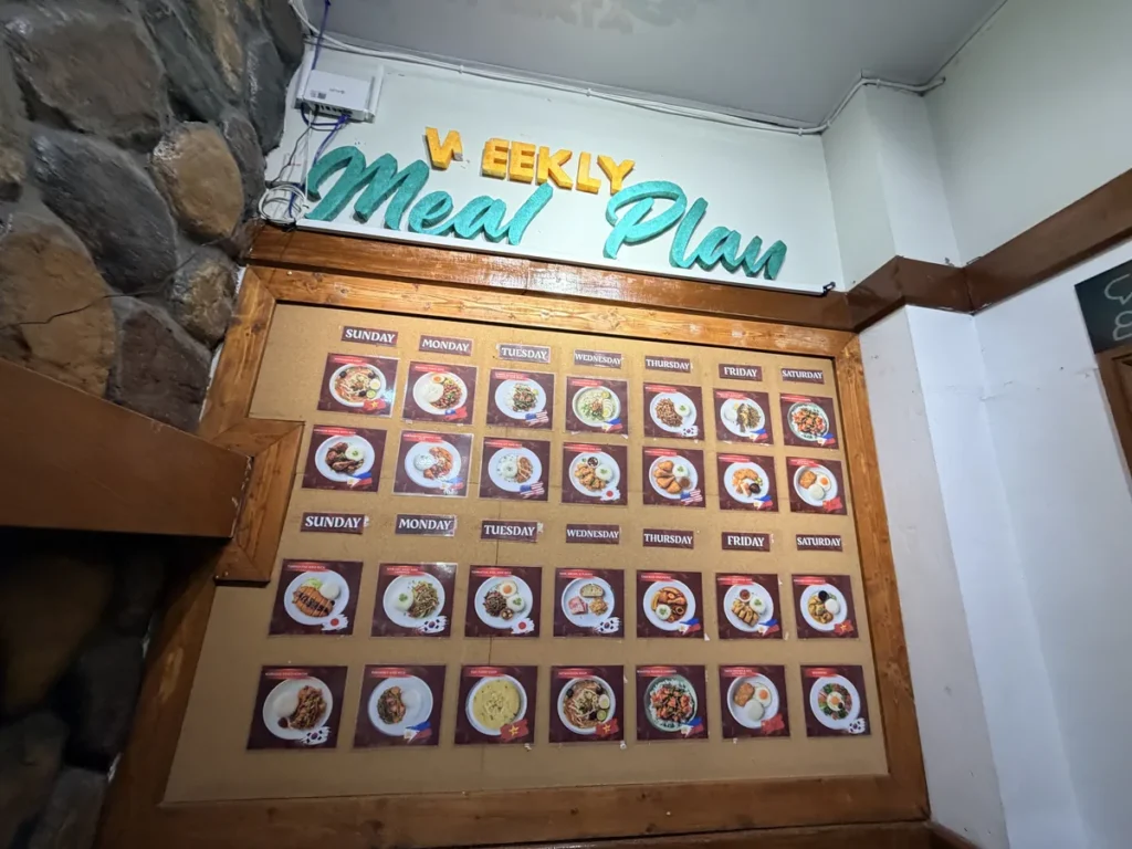 필리핀 바기오 BECI어학원 식당 주간 식단표 게시판