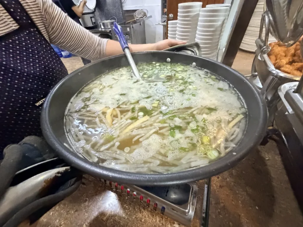 필리핀 바기오 BECI어학원 식사 콩나물 맑은 국 조리