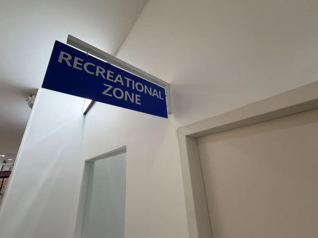 필리핀 클락 TALK어학원 RECREATIONAL ZONE 안내판