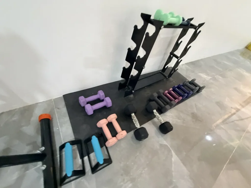 필리핀 클락 TALK어학원 헬스장 컬러 덤벨 랙