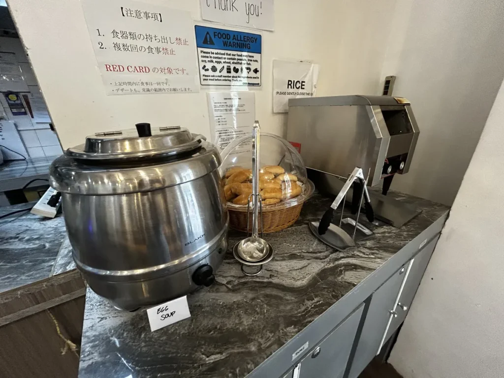 필리핀 CWA어학원 식당 수프와 빵 코너