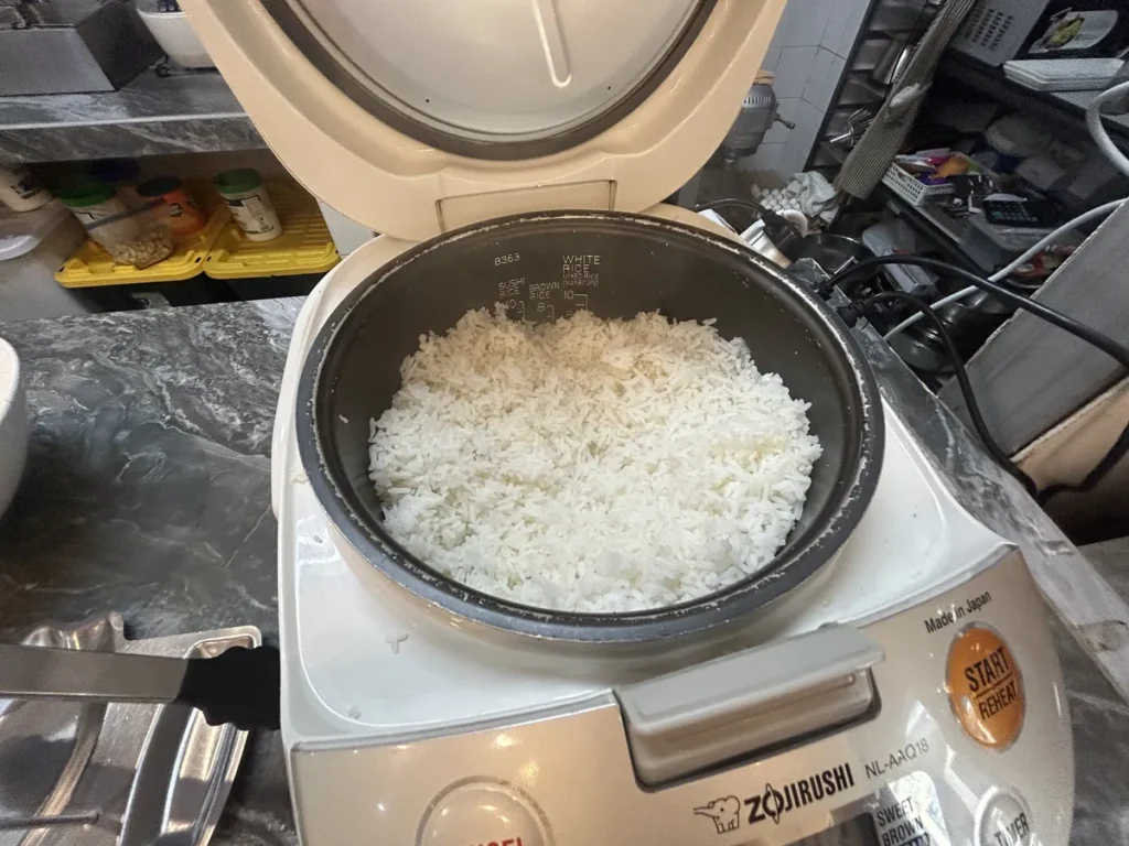 필리핀 CWA어학원 식사 갓 지은 흰쌀밥