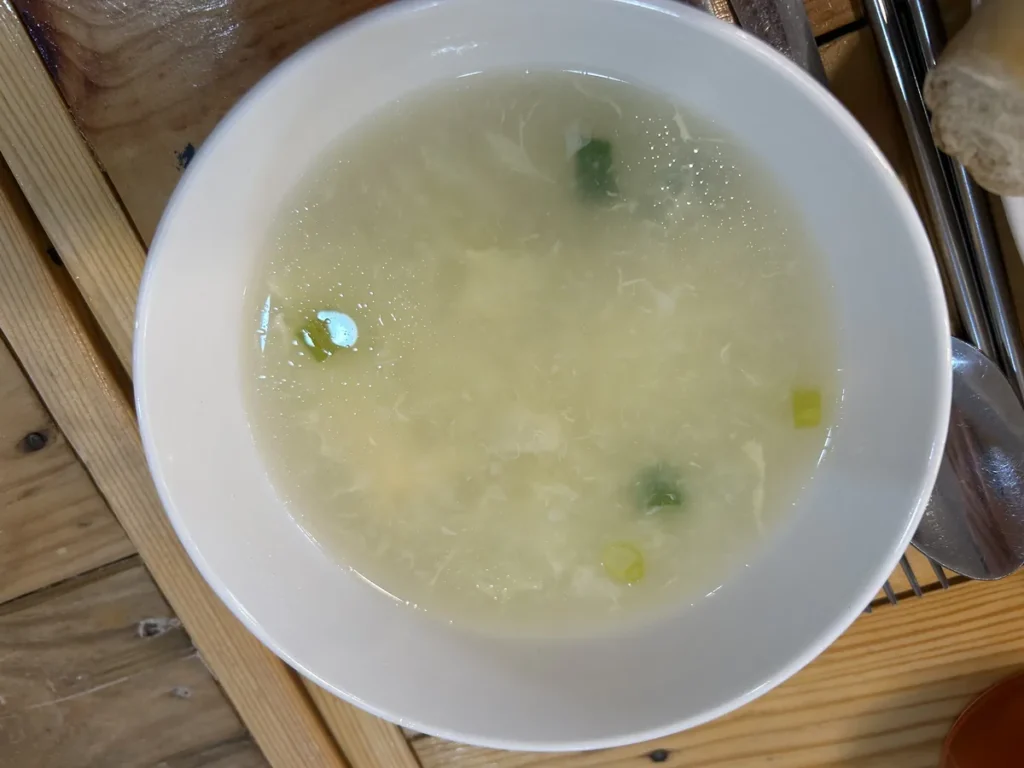 필리핀 CWA어학원 식사 대파 띄운 달걀국