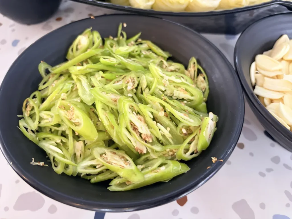 필리핀 바기오 E-Edu어학원 식당 청양고추 무침 반찬
