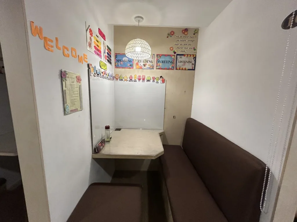 필리핀 세부 SMEAG엔칸토 1대1 수업실 WELCOME 장식 부스