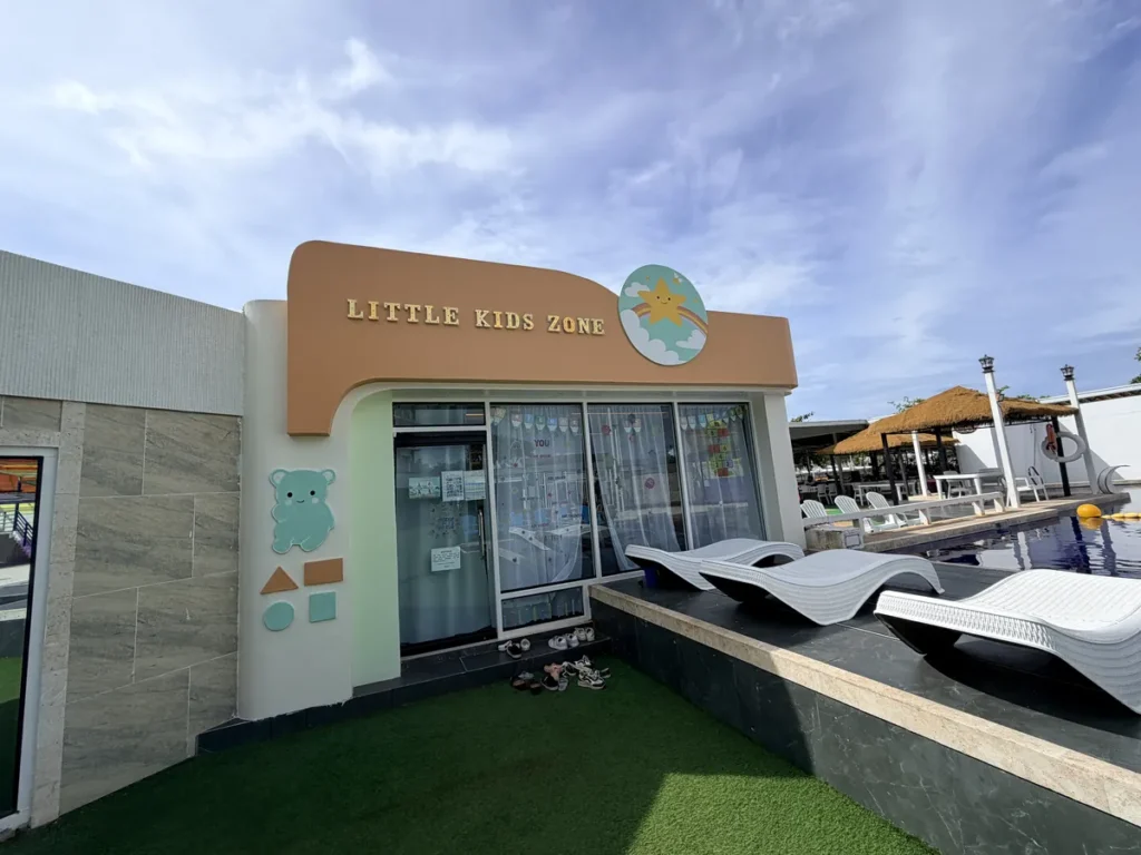 필리핀 세부 SMEAG엔칸토 키즈방 야외 LITTLE KIDS ZONE 외관