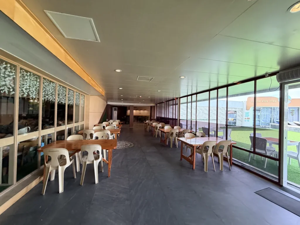 필리핀 세부 SMEAG엔칸토 식당 잔디뷰 통유리 테라스석