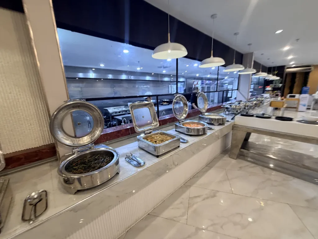 필리핀 세부 SMEAG엔칸토 식사 보온 배식기 뷔페 라인