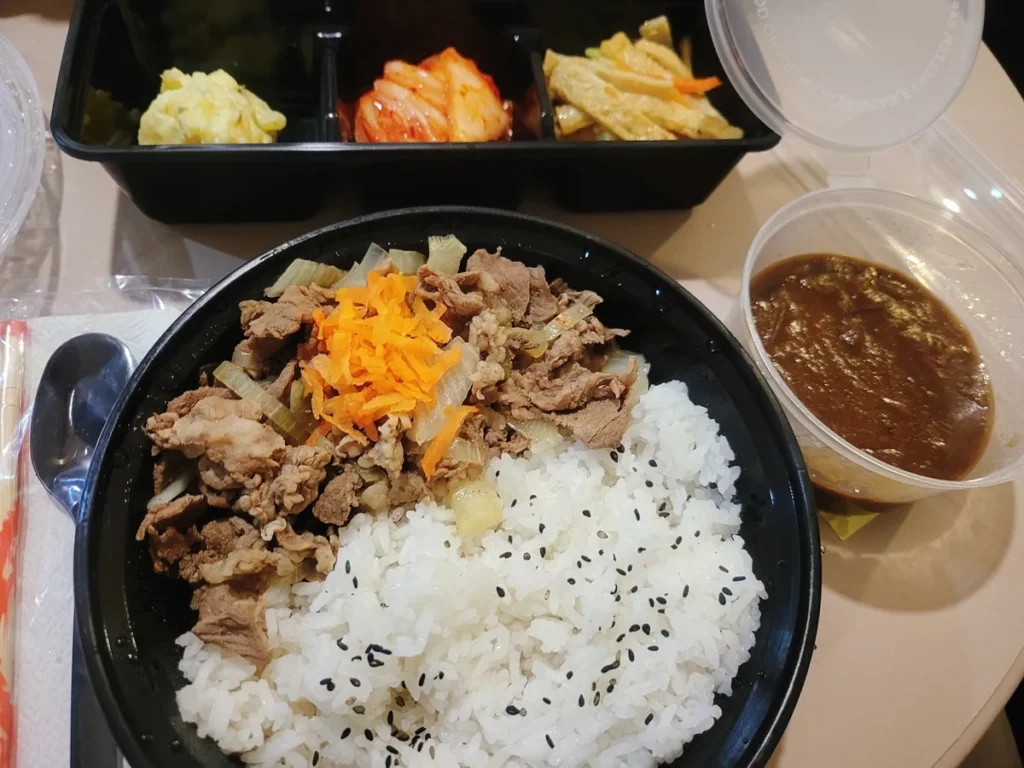 필리핀 세부 EDUTALK어학원 소고기덮밥과 카레 도시락 구성