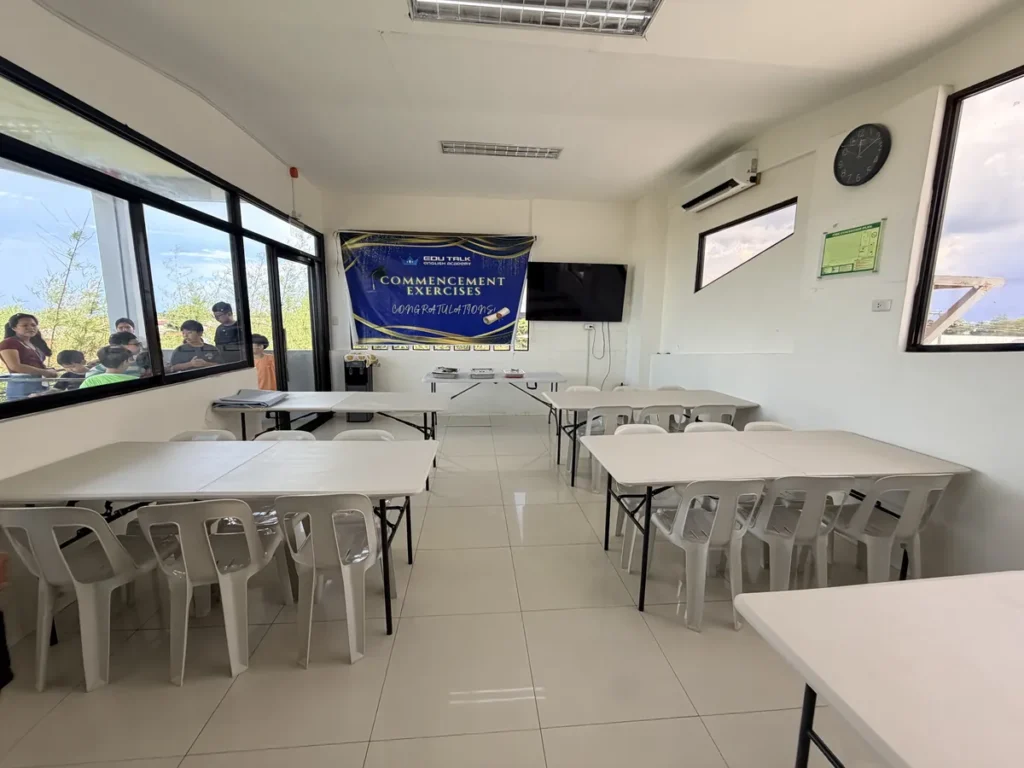 필리핀 세부 EDUTALK어학원 학원 식당 화이트 테이블 식사실