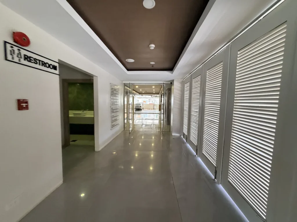필리핀 세부 EDUTALK어학원 숙소 화장실 안내 로비 복도