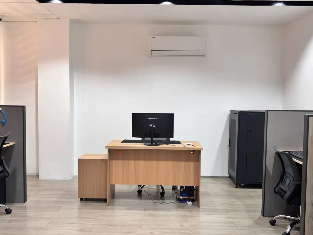 필리핀 세부 EV어학원 시티캠퍼스 거울벽 아이엘츠 스피킹 대기실