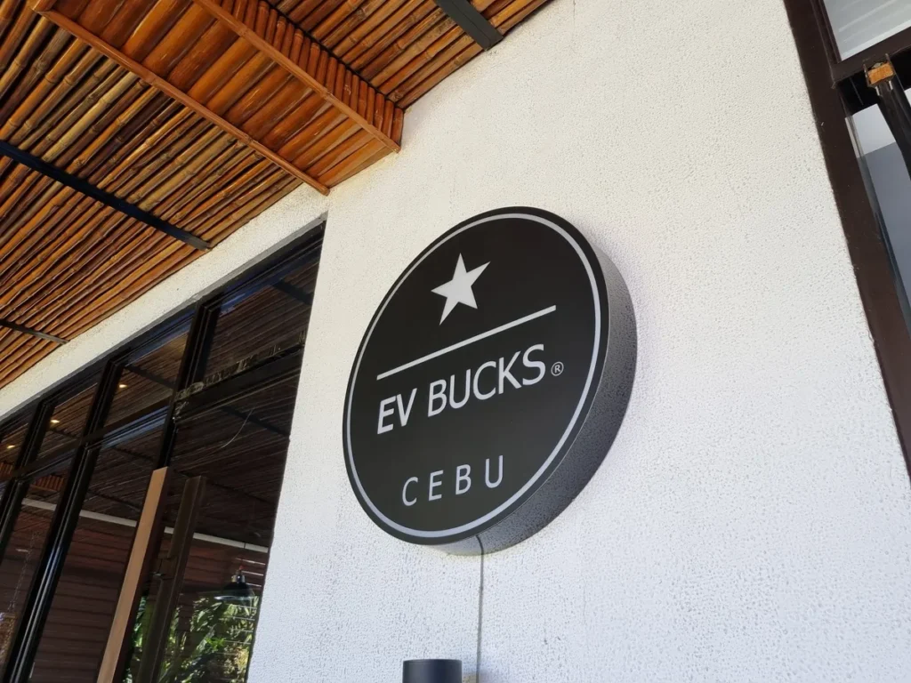 필리핀 세부 EV어학원 시티캠퍼스 EV벅스 카페 입구 간판