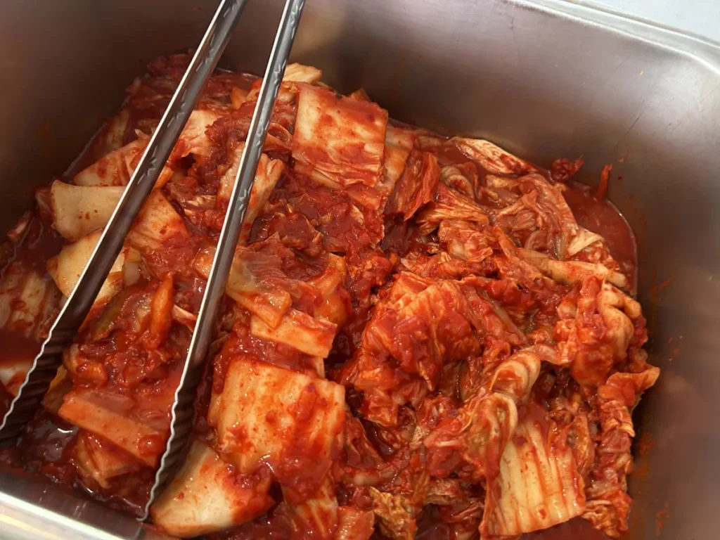 필리핀 세부 EV어학원 직접 담근 배추김치 배식