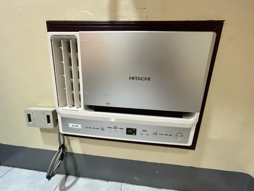 필리핀 세부 IMS어학원 식당 벽면 히타치 에어컨