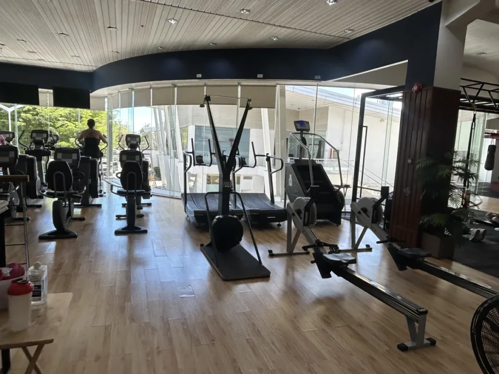 필리핀 세부 IMS어학원 주변 헬스장 유산소 운동기구존