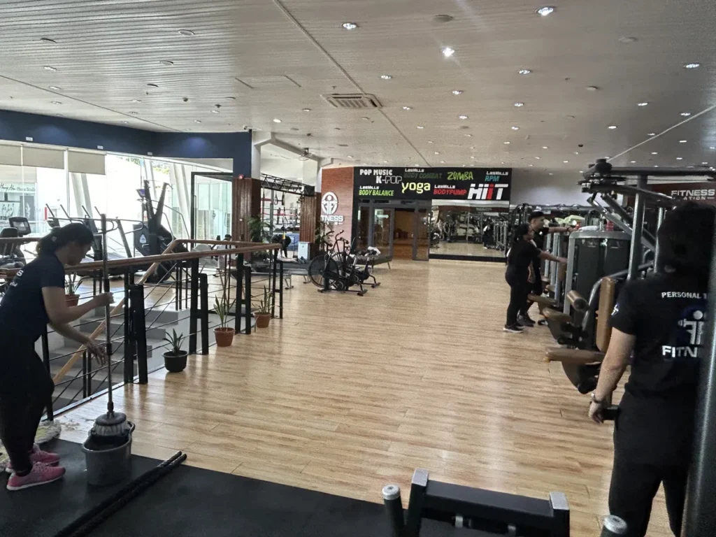 필리핀 세부 IMS어학원 주변 헬스장 그룹운동 스튜디오 입구