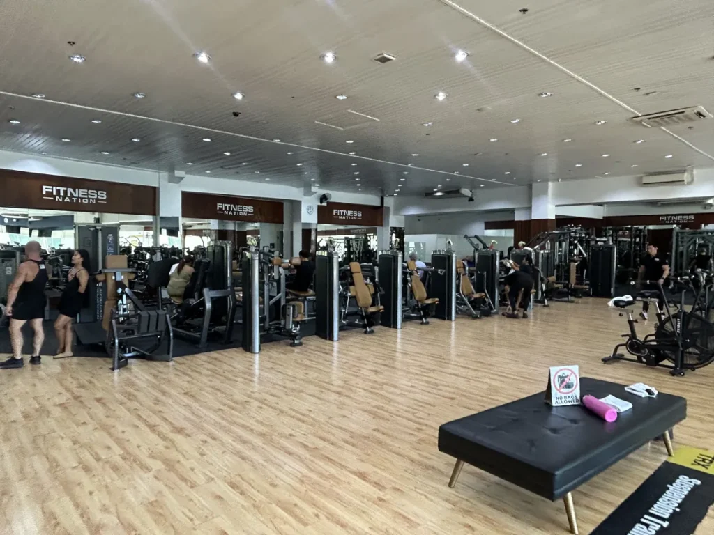 필리핀 세부 IMS어학원 주변 헬스장 넓은 메인 트레이닝존