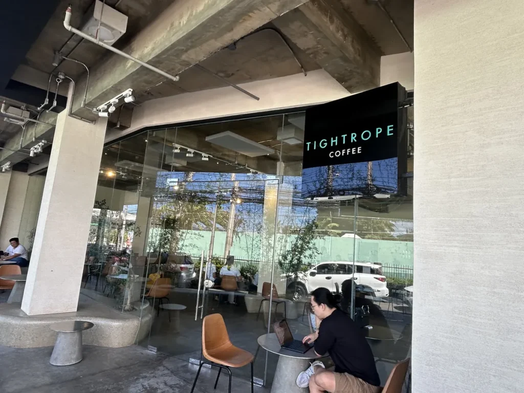 필리핀 세부 IMS어학원 주변 상권 타이트로프 커피 야외 테라스 카페