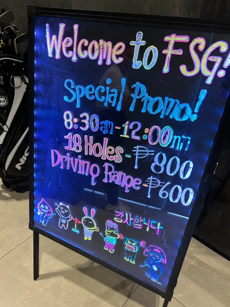 필리핀 세부 IMS어학원 주변 아케이드몰 스크린골프 프로모 입간판