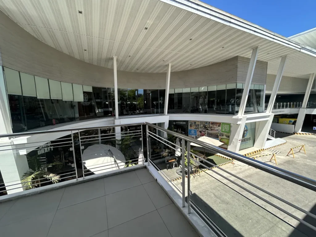 필리핀 세부 IMS어학원 주변 아케이드몰 2층 테라스 통로 전경