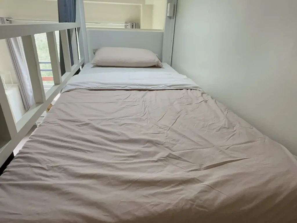 필리핀 바기오 JIC어학원 4인실 발코니방 캡슐 침대 안 침구