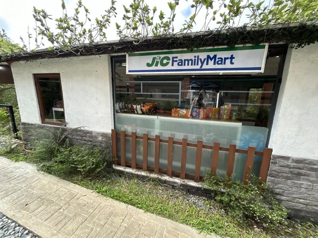 필리핀 바기오 JIC어학원 매점 패밀리마트 정면 외관