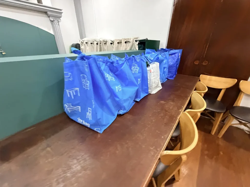 필리핀 바기오 JIC어학원 세탁실 세탁물 수거 가방 진열