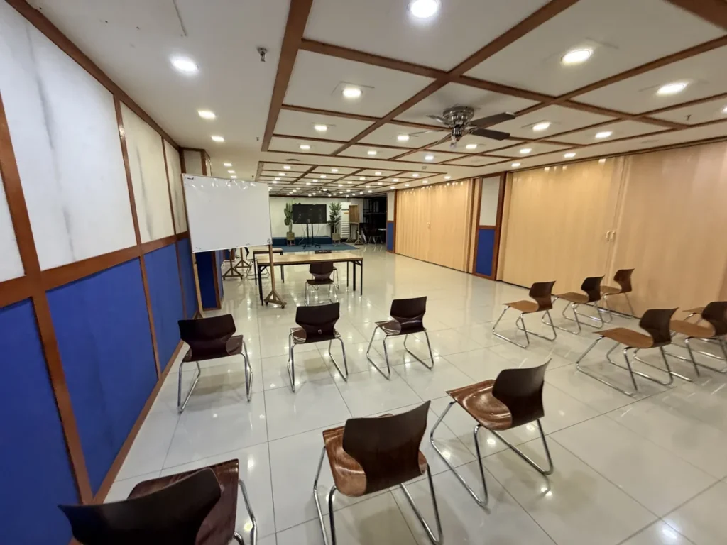 필리핀 바기오 PINES어학원 IELTS 시험장 강당형 좌석