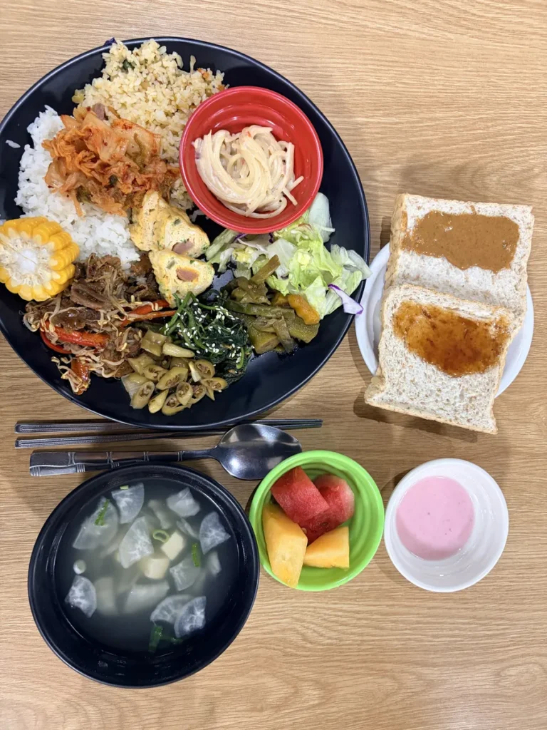 필리핀 바기오 PINES어학원 식사 밥·반찬에 식빵·무국 한식 정식