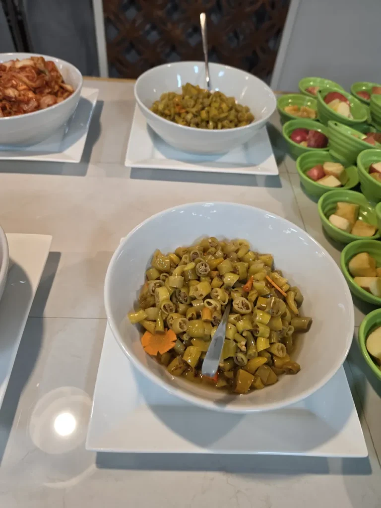 필리핀 바기오 PINES어학원 식사 깍지콩 조림 반찬