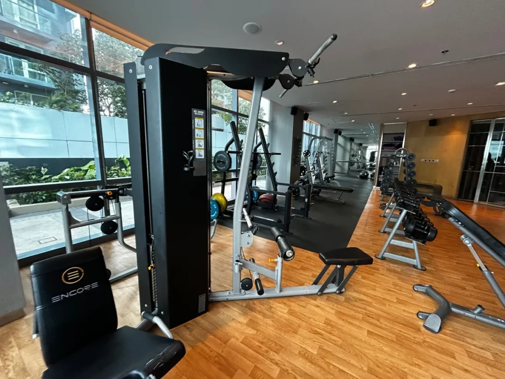 필리핀 막탄 QQ어학원 외부숙소 헬스장 멀티 웨이트 머신