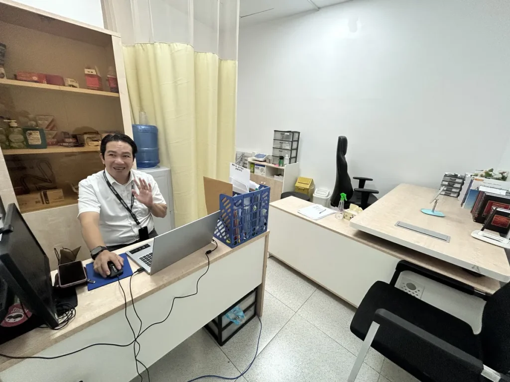 필리핀 막탄 QQ어학원 간호사가 상주하는 의무실 진료 데스크
