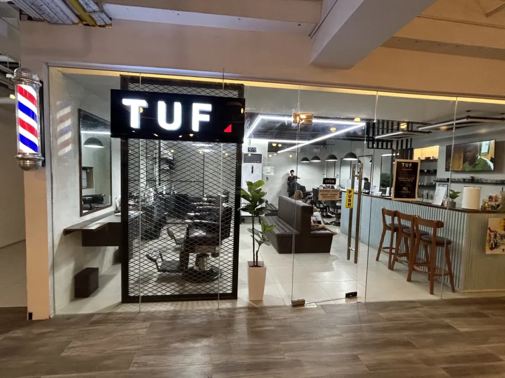 필리핀 막탄 QQ어학원 주변 상권 TUF 바버샵 이발소 매장