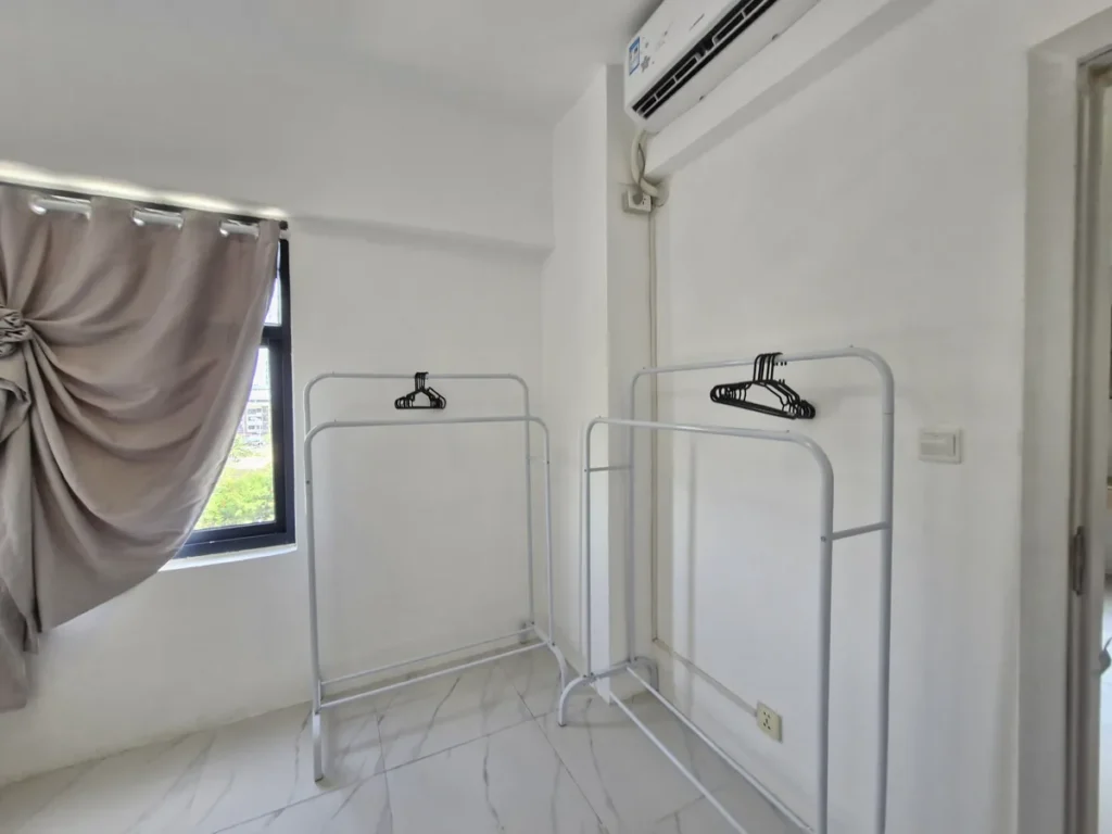 필리핀 세부 B CEBU어학원 기숙사 2인실 이동식 옷걸이 행거