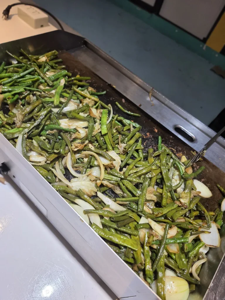 필리핀 세부 B CEBU어학원 식사 양파 넣은 그린빈 볶음