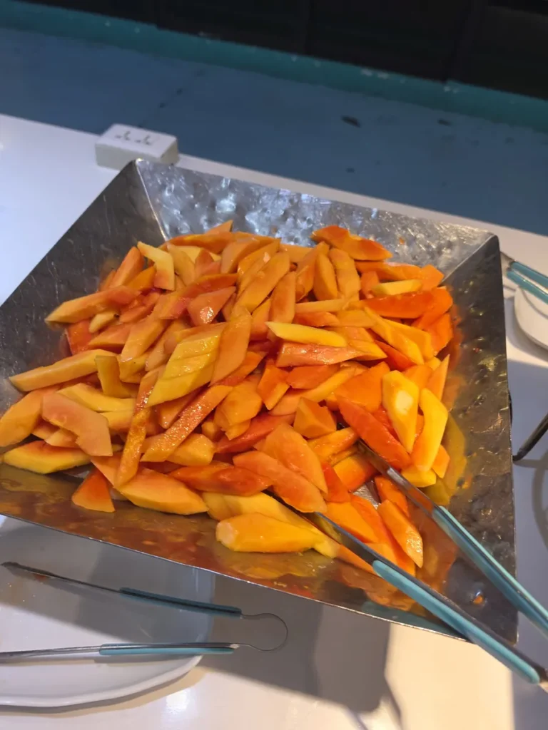 필리핀 세부 B CEBU어학원 식사 주황빛 조각 파파야
