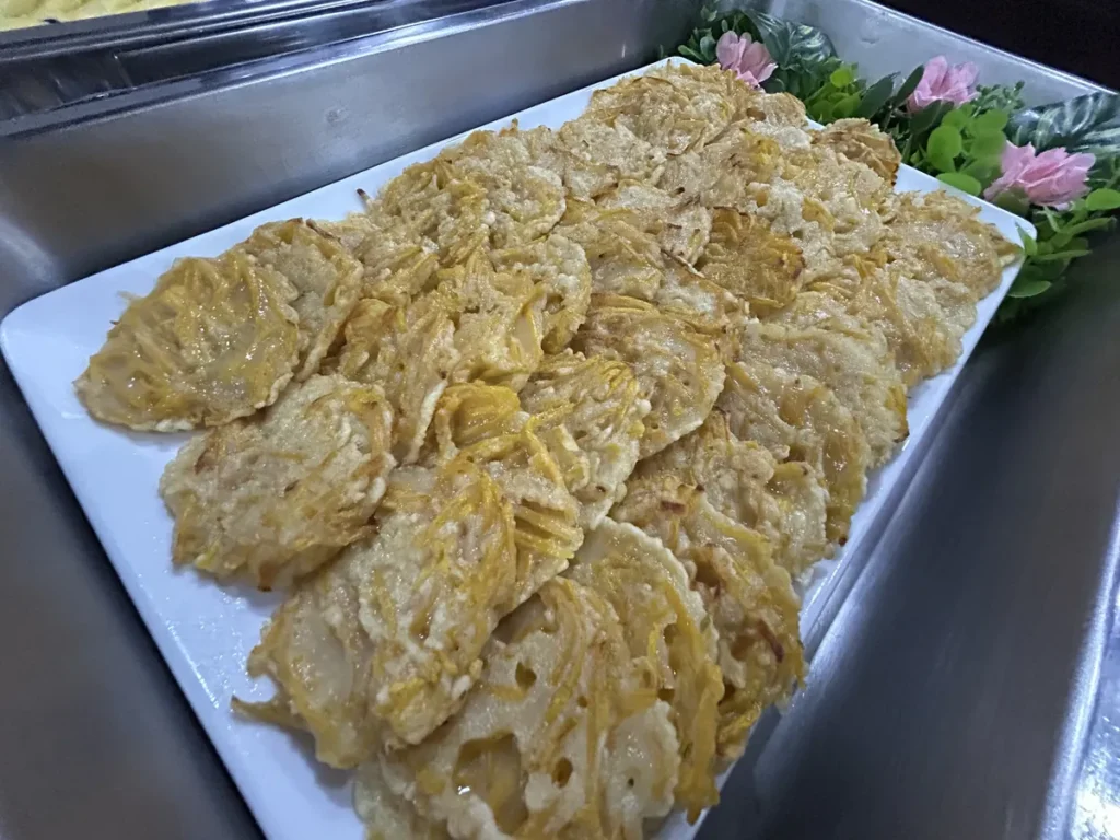 필리핀 세부 BESTA어학원 식사 노릇하게 부친 전 요리