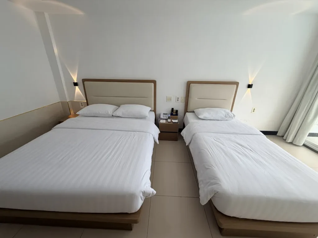 필리핀 세부 BESTA어학원 가족룸 트윈 침대