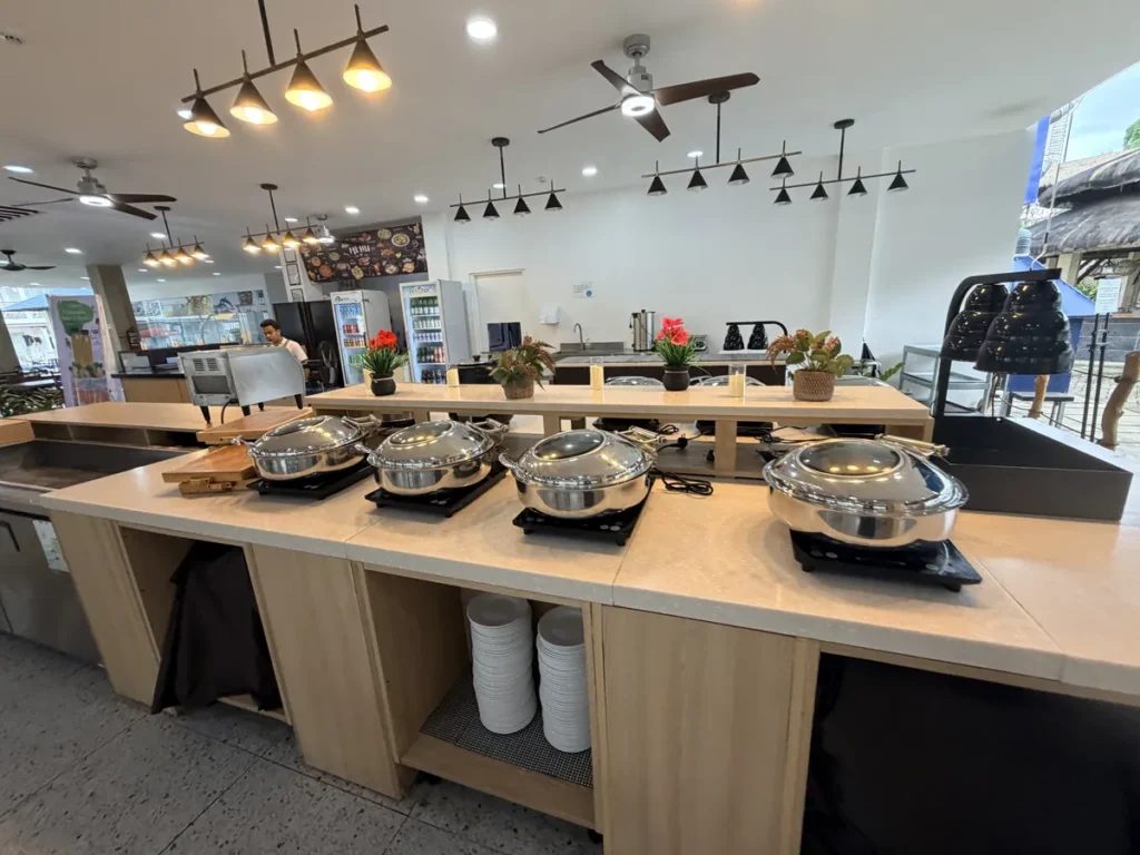필리핀 세부 BESTA어학원 라메디 식당 뷔페 배식 코너