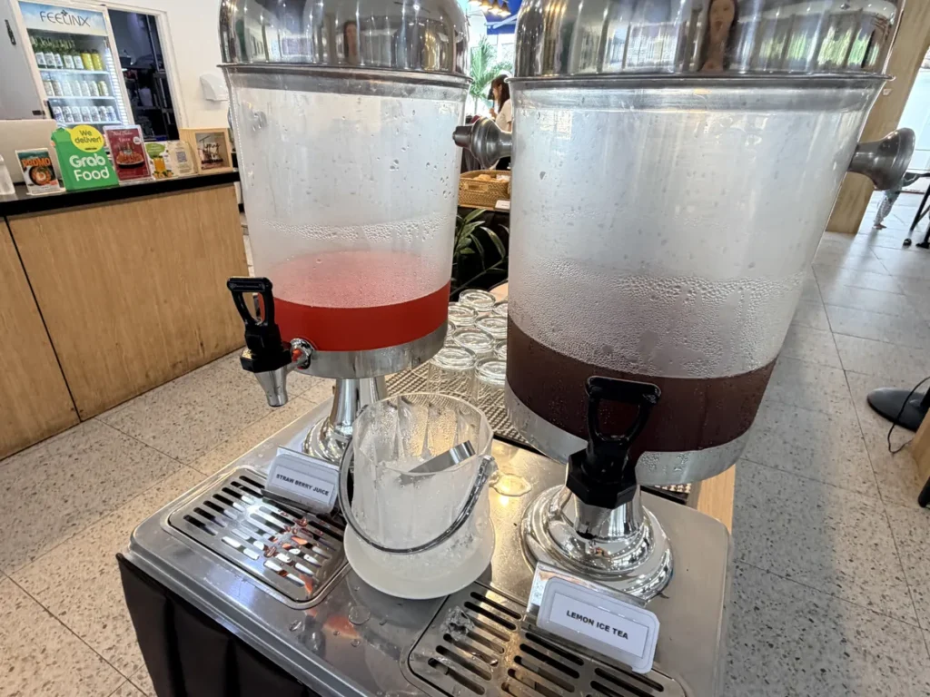 필리핀 세부 BESTA어학원 라메디 식당 주스 음료 디스펜서