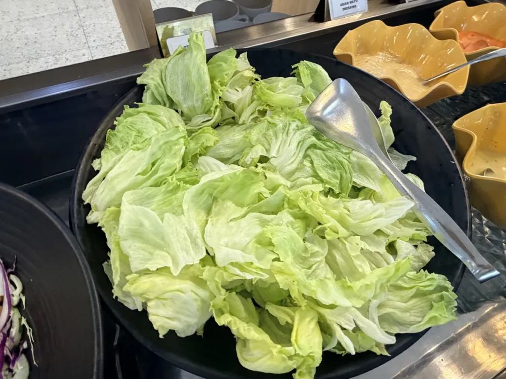 필리핀 세부 BESTA어학원 라메디 식당 신선한 양상추